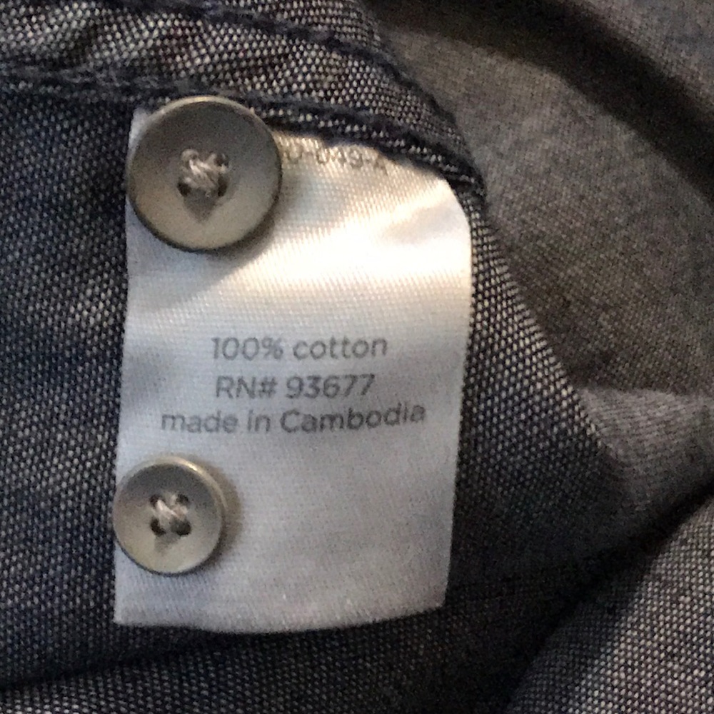 LIGHTWEIGHT DENIM BLUE BUTTON DOWN SHIRT - Picture 5 of 5